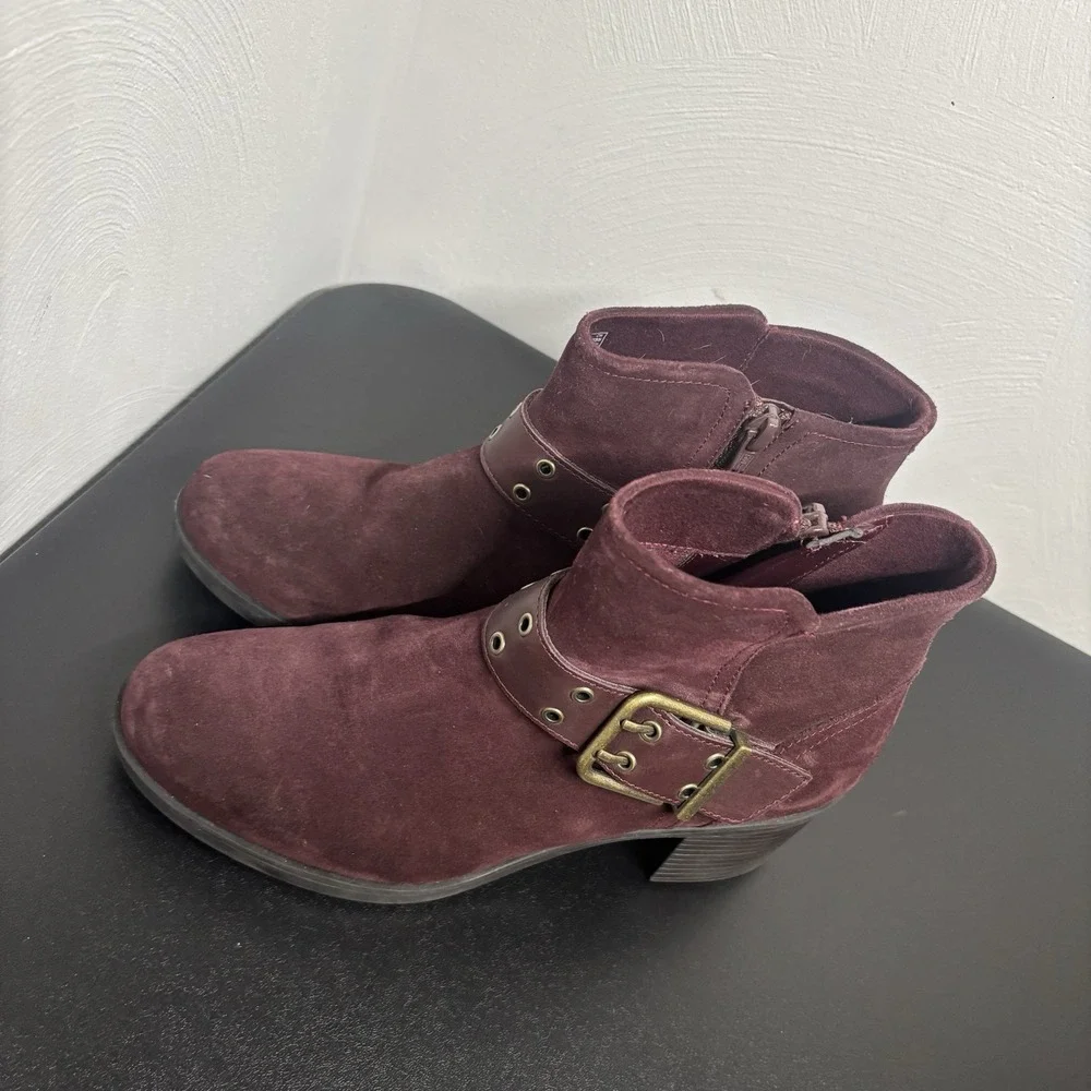 Clark's Women's Hollis Star Ankle Boots burgundy Suede Buckle Sz 7‎ Heeled